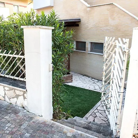 M225 - Marcelli, Nuovo Bilocale Con Giardino